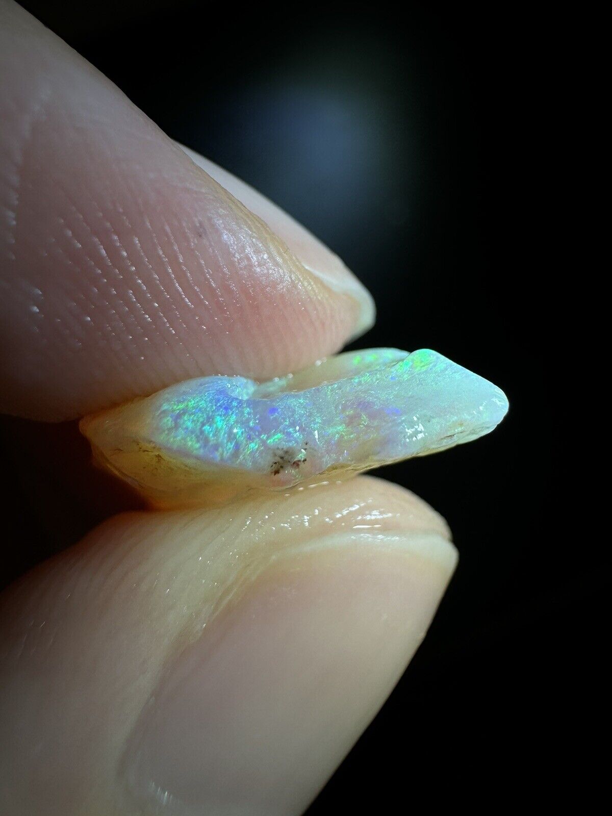 4.6 Carats Solid Rough Coober Pedy Opal Piece with Beautiful Colour MayT
