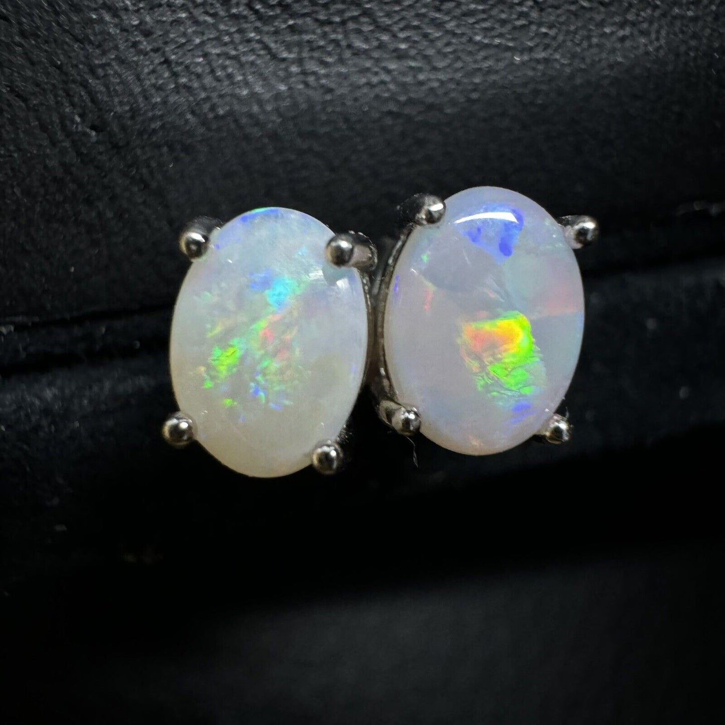 Earstuds Opal Pairs Piece with Beautiful Colour C1-2229