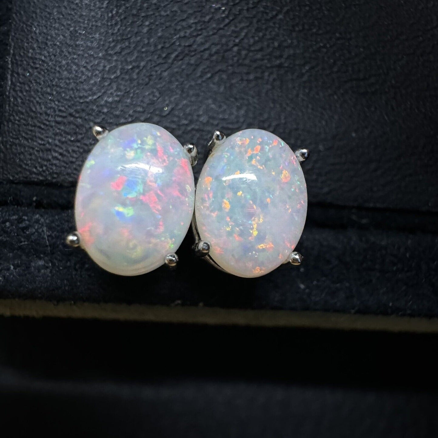 Earstuds Opal Pairs Piece with Beautiful Colour C1-2225