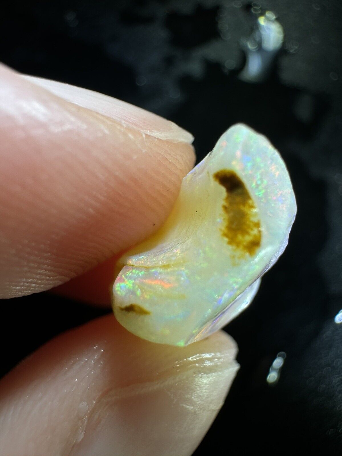 7.8 Carats Solid Rough Coober Pedy Opal Piece with Beautiful Colour B1