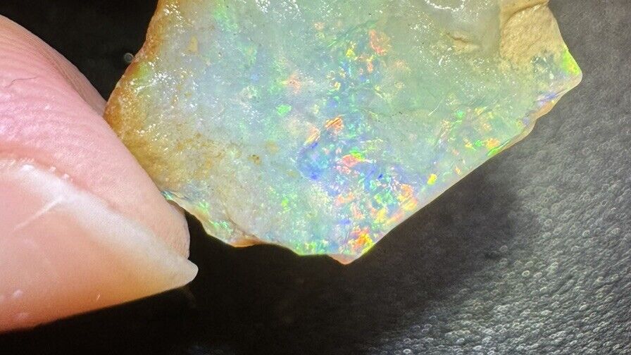 7.15 Carats Solid Rough Coober Pedy Opal Piece with Beautiful Colour