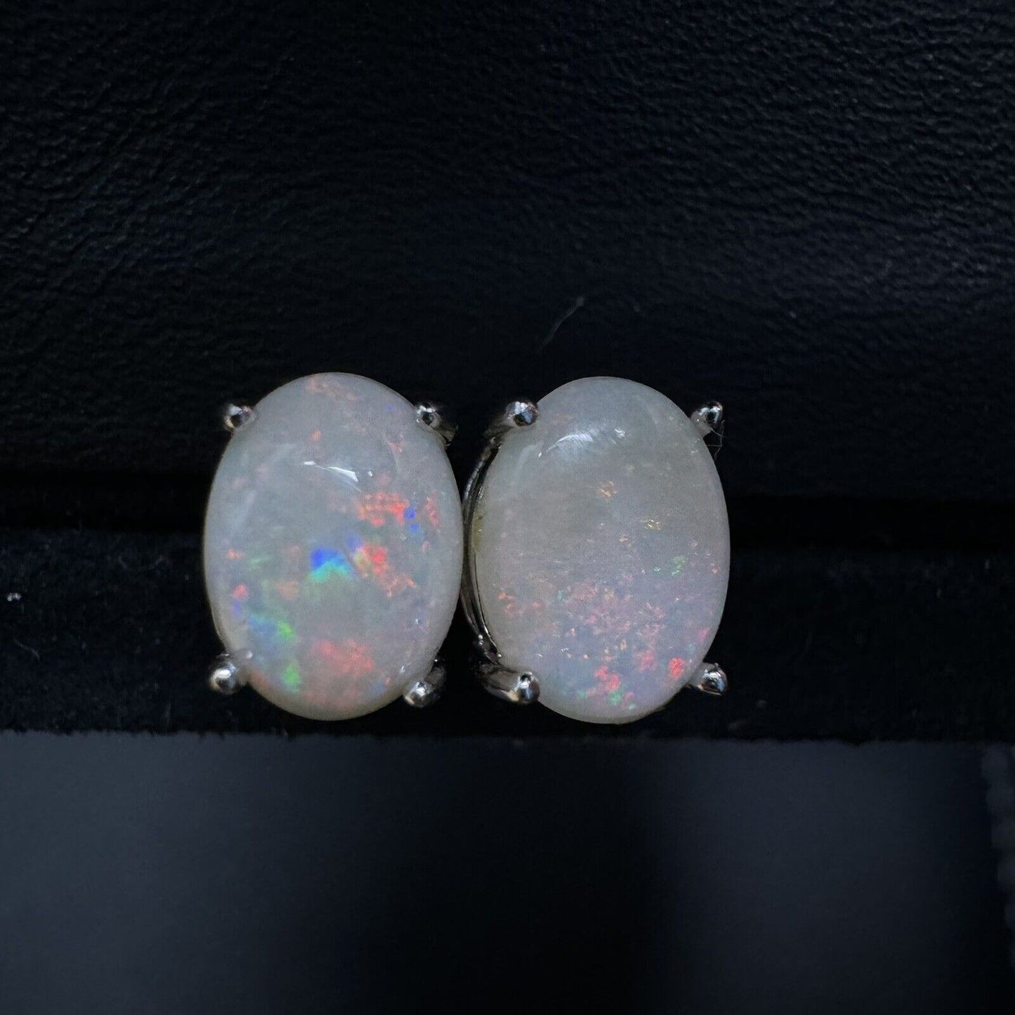 Earstuds Opal Pairs Piece with Beautiful Colour C1-2223