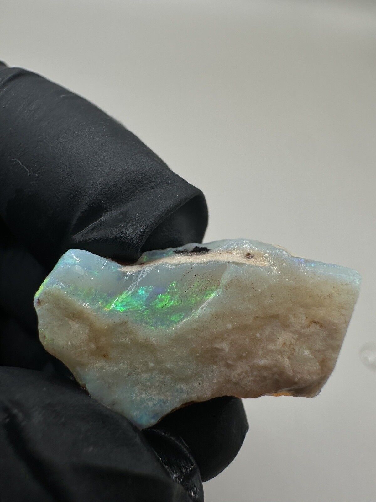 22.9 Ct Rough Coober Pedy Crystal Opal With Beautiful Colour