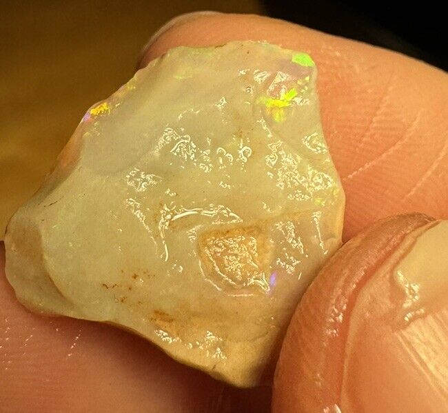 9.15 Carats Solid Rough Coober Pedy Opal Piece with Beautiful Colour B1