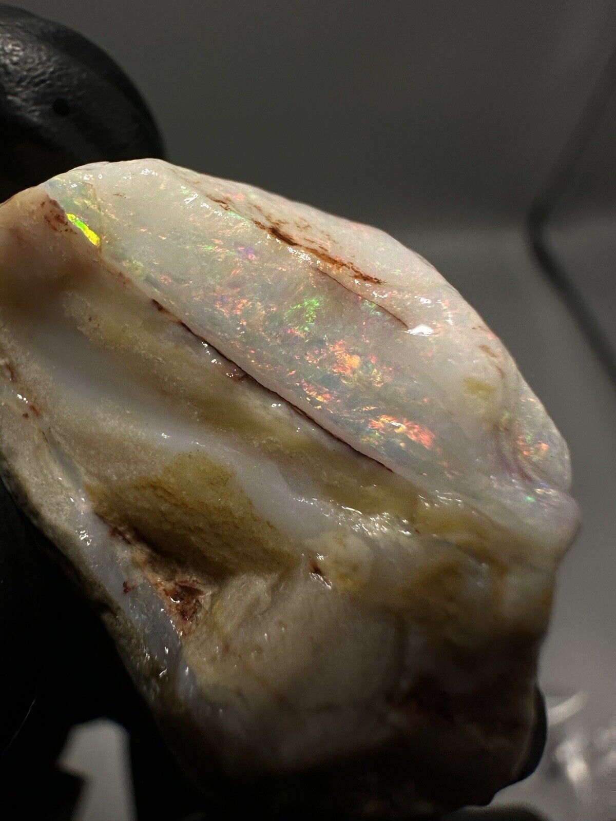 50 Carats Solid Rough Coober Pedy Crystal Opal with Beautiful Colour