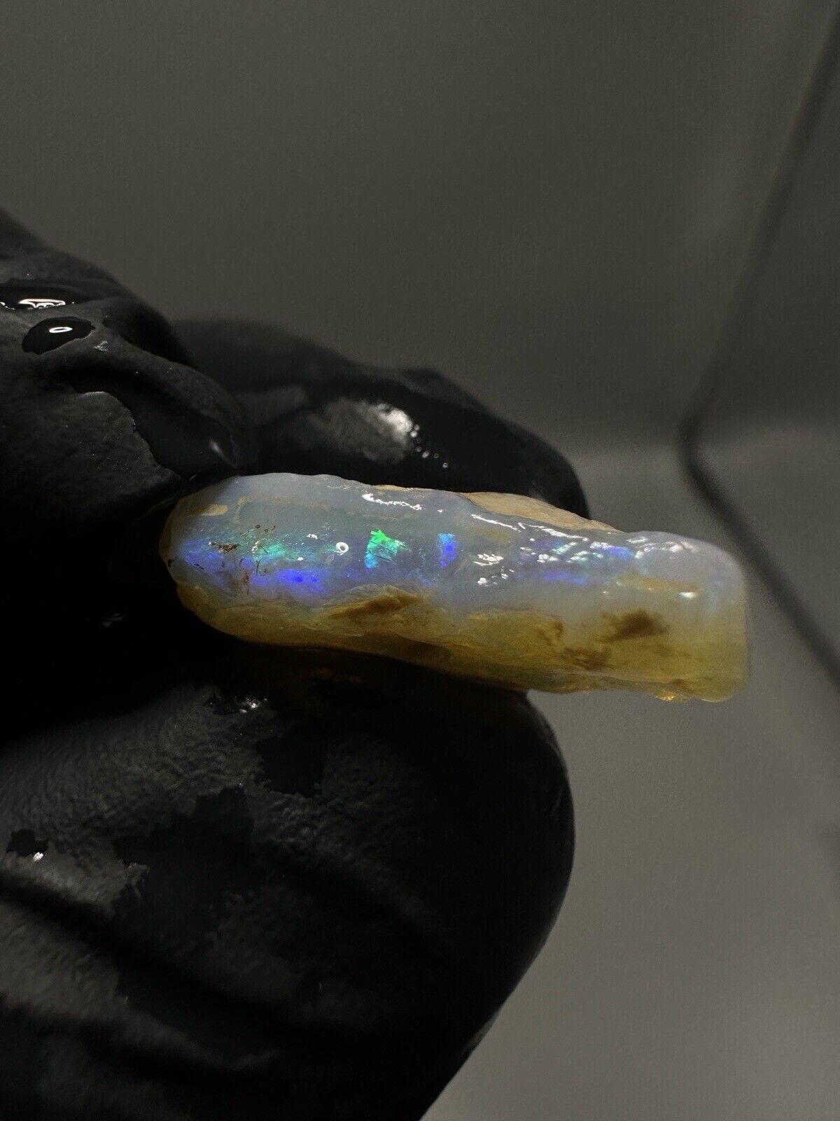 8.85 Carats Solid Rough Coober Pedy Crystal Opal with Extreme Bright Colors