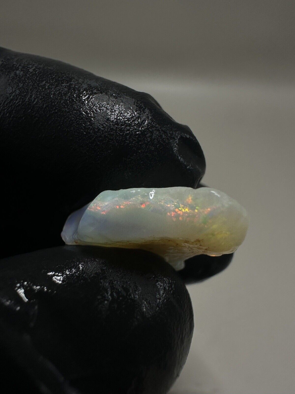 9.5Carats Solid Rough Coober Pedy Crystal Opal Shell Piece with Beautiful Colour