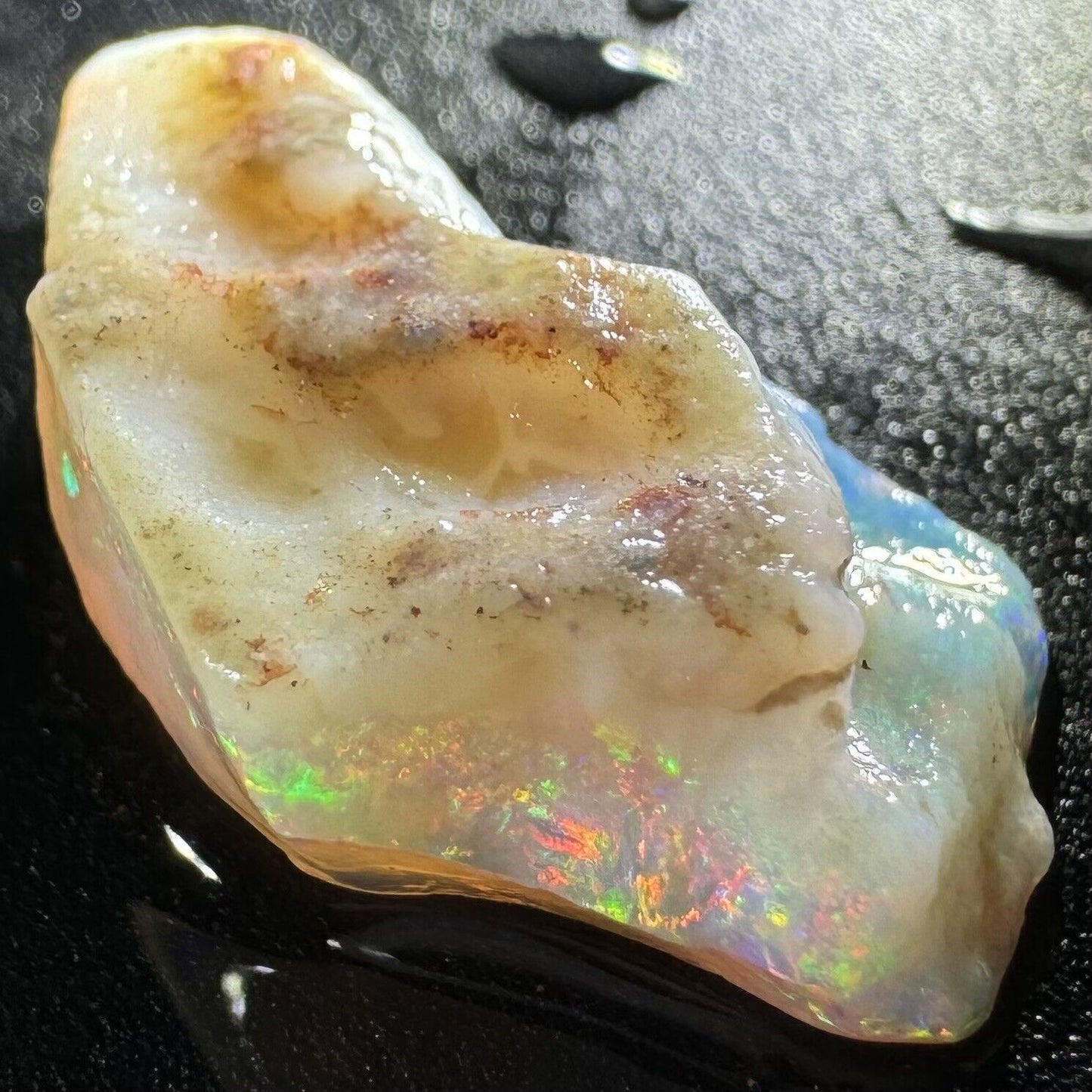 7.15 Carats Solid Rough Coober Pedy Opal Piece with Beautiful Colour B1