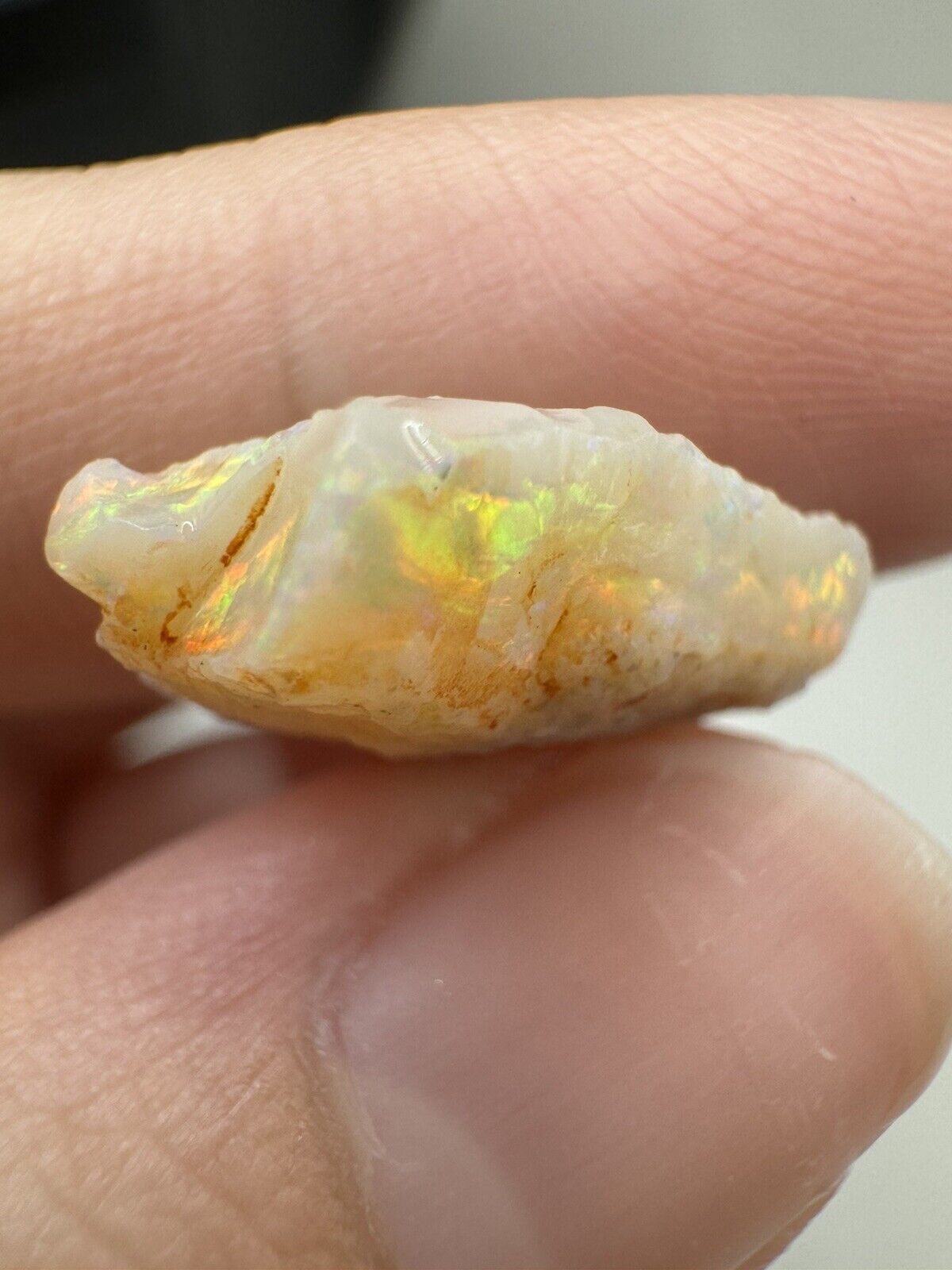 7.2 Carats Solid Rough Coober Pedy Opal shell with Beautiful Colour