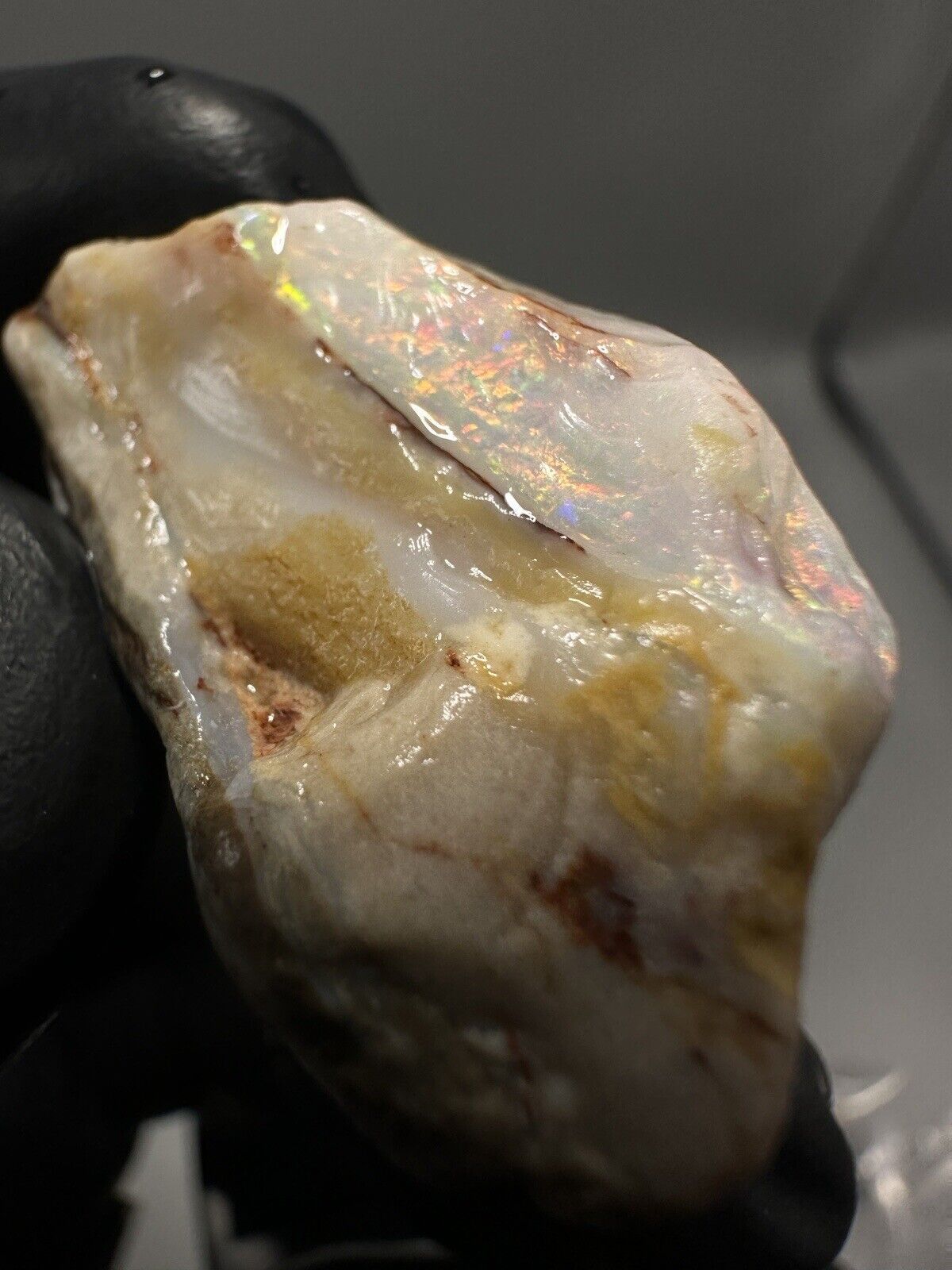 50 Carats Solid Rough Coober Pedy Crystal Opal with Beautiful Colour
