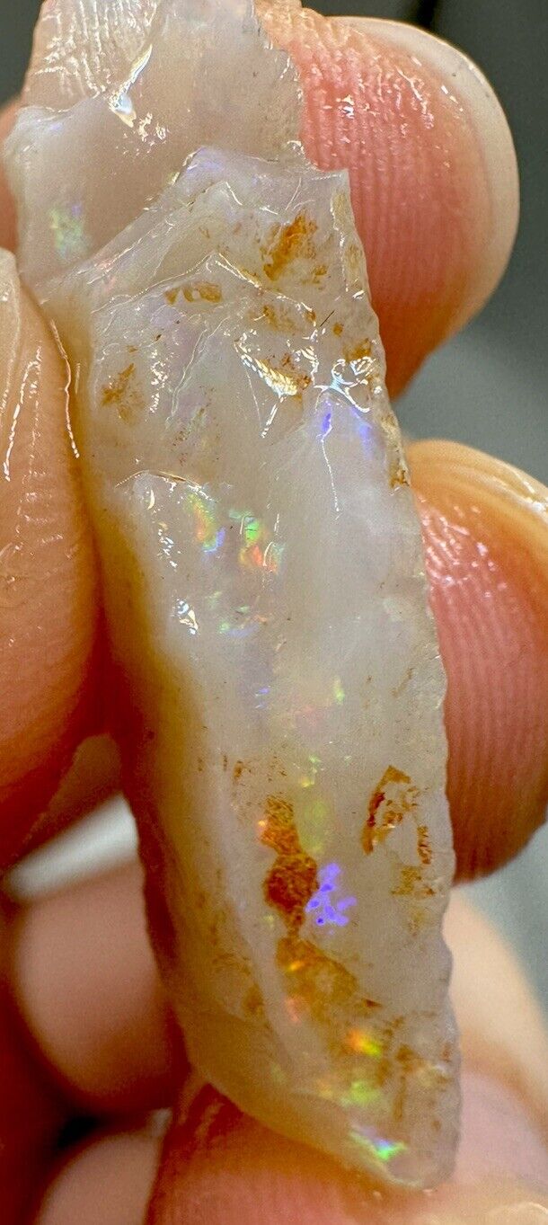 7.7 Carats Solid Rough Coober Pedy Opal Piece with Beautiful Colour