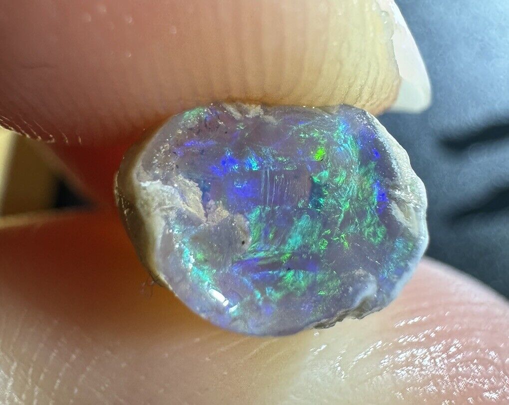 5 Carats Solid Rough Coober Pedy Opal Piece with Beautiful Colour pipe