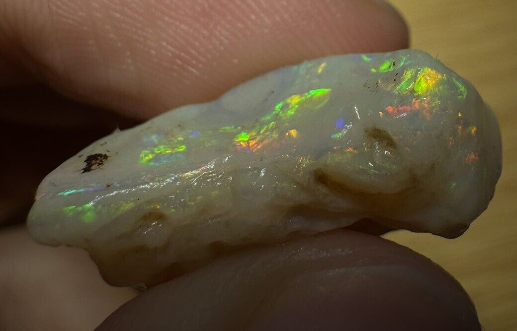 17.75 Carats Solid Rough Coober Pedy Opal Piece with Beautiful Colour B1