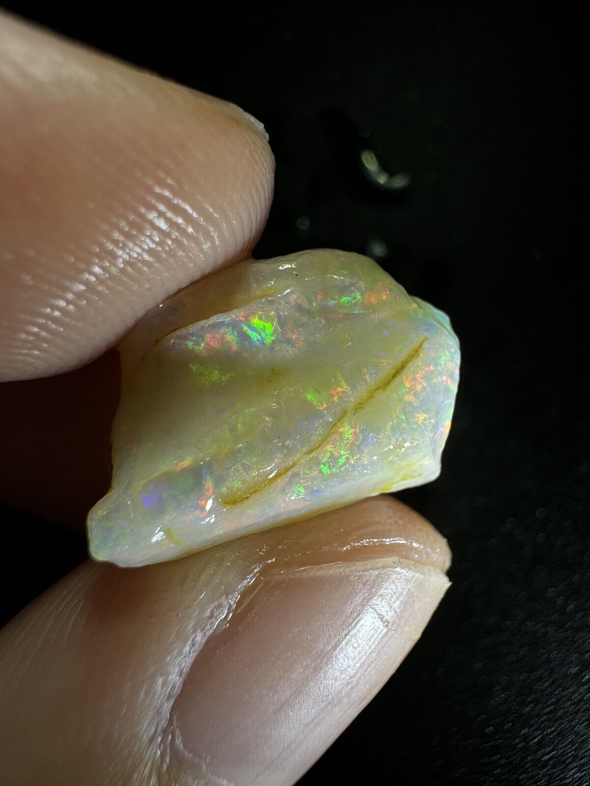7.8 Carats Solid Rough Coober Pedy Opal Piece with Beautiful Colour B1