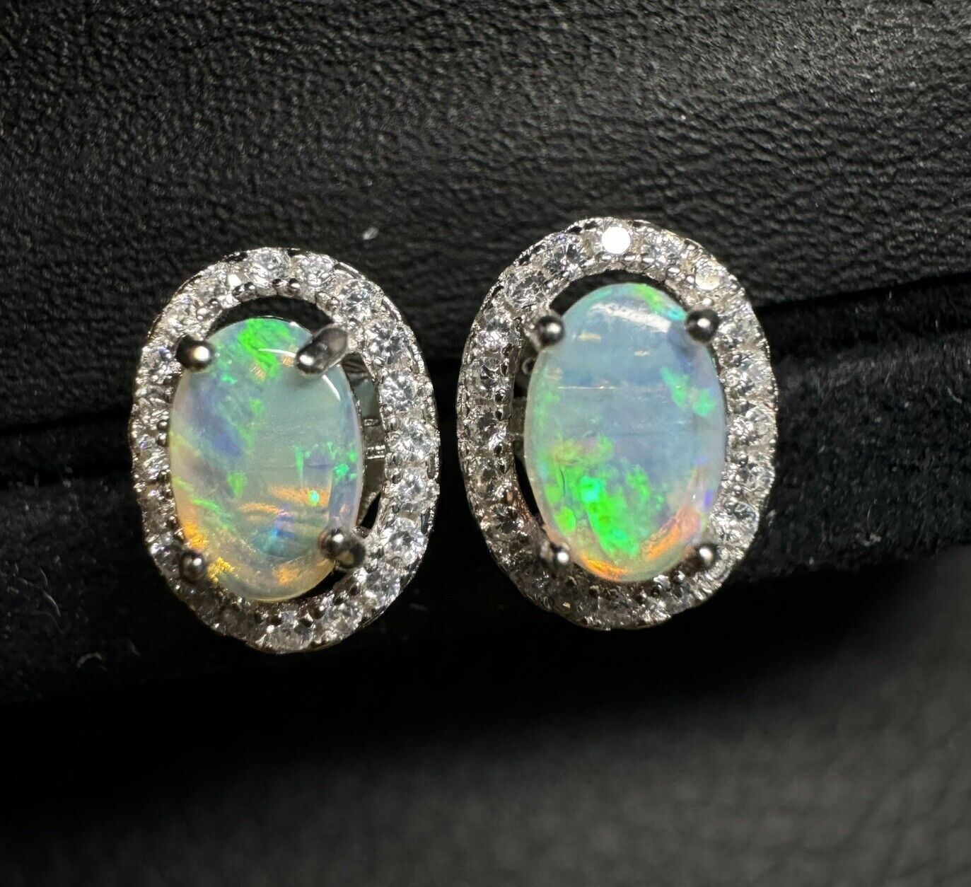 Earstuds Opal Pairs Piece with Beautiful Colour C1-2230