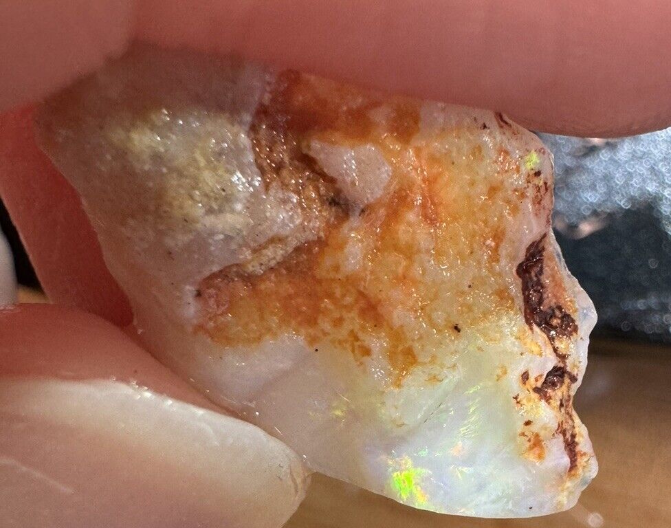 7 Carats Solid Rough Coober Pedy Opal Piece with Beautiful Colour