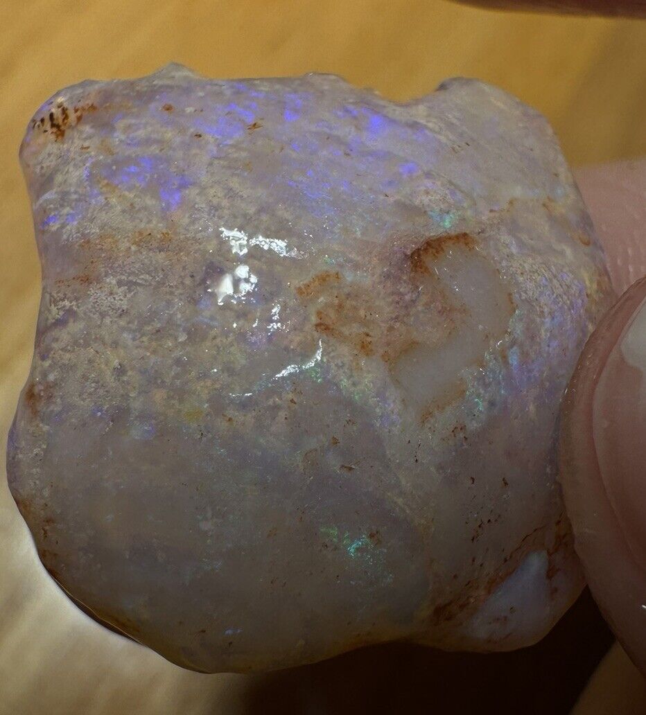 14 Carats Solid Rough Coober Pedy Opal Piece with Beautiful Colour B1 shell