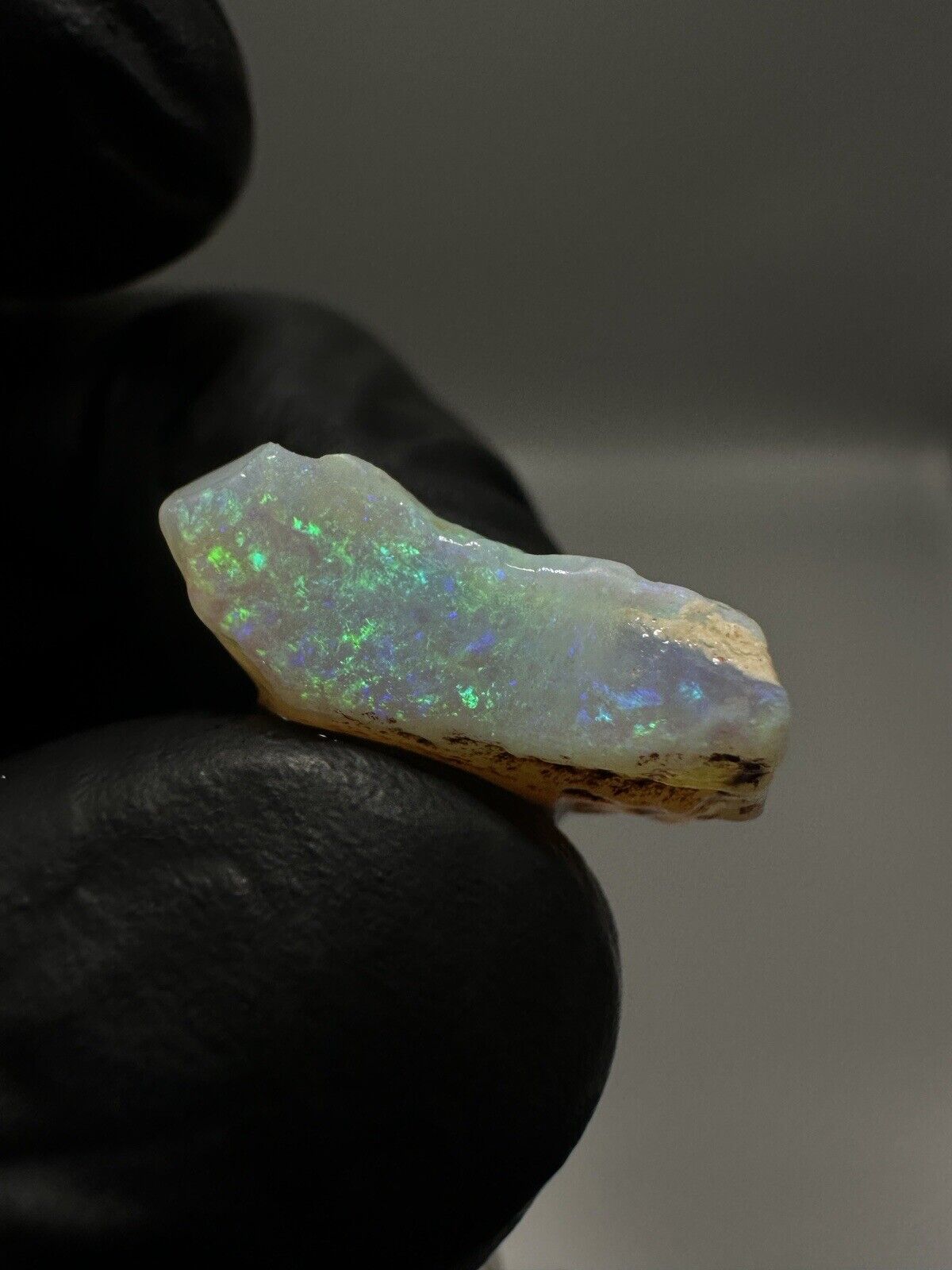 5.9Carats Solid Rough Coober Pedy Crystal Opal with Beautiful Blue Green Colours