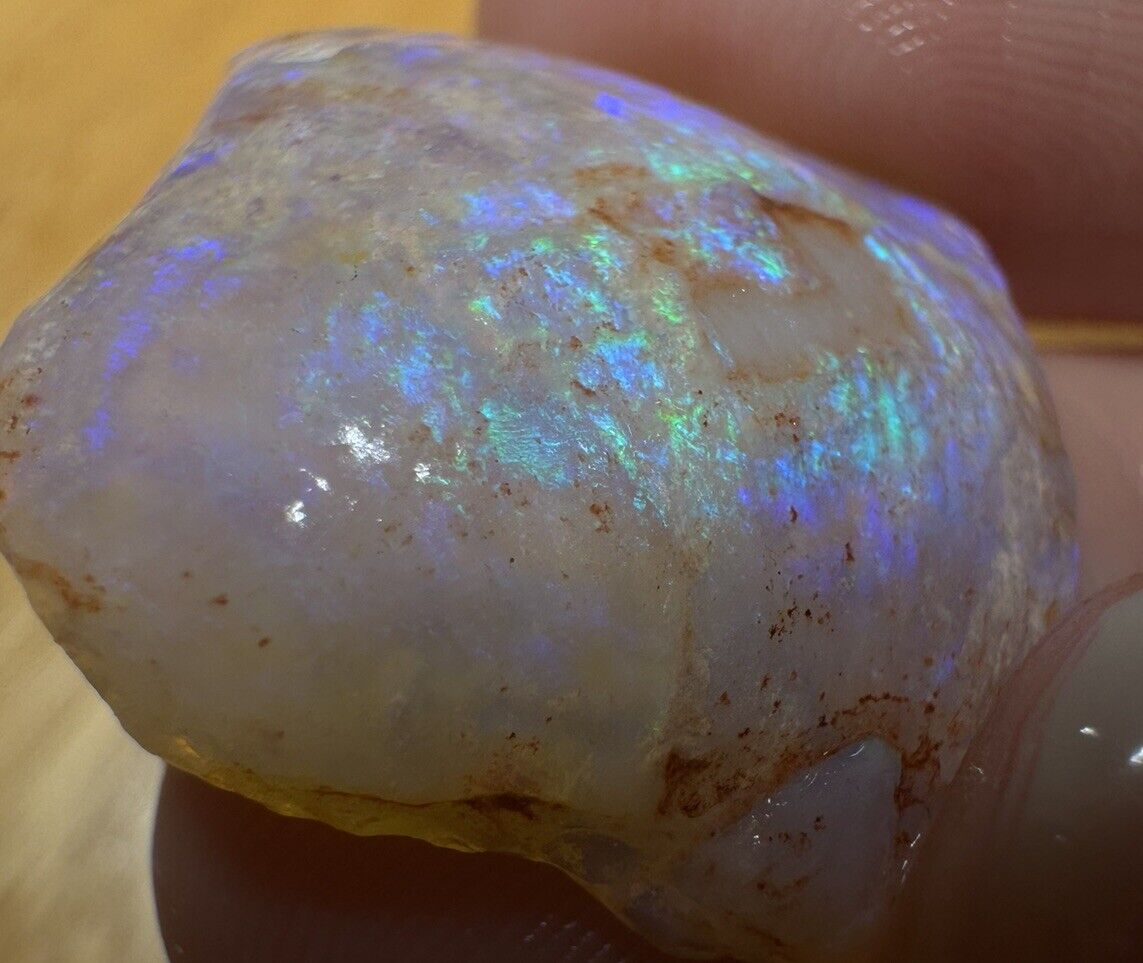 14 Carats Solid Rough Coober Pedy Opal Piece with Beautiful Colour B1 shell