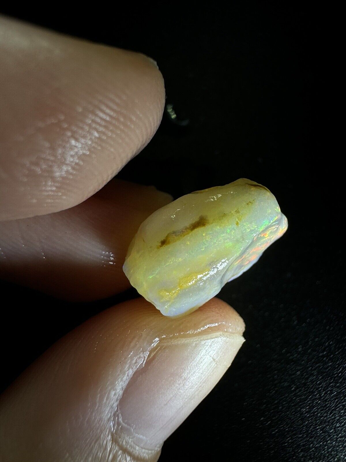 7.8 Carats Solid Rough Coober Pedy Opal Piece with Beautiful Colour B1