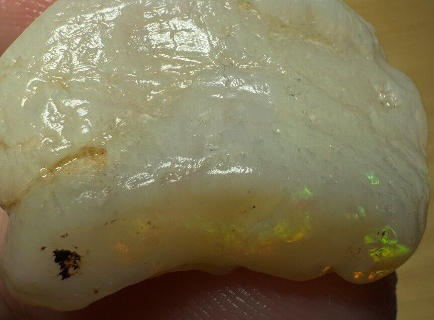 17.75 Carats Solid Rough Coober Pedy Opal Piece with Beautiful Colour B1