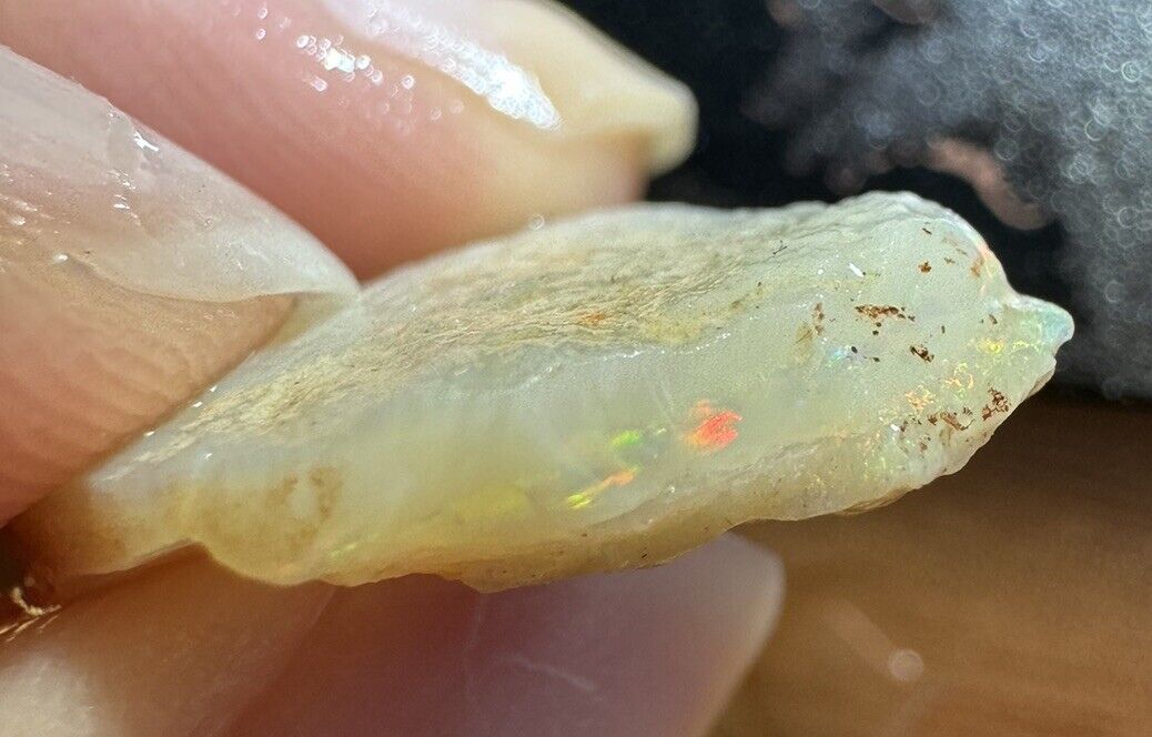 7 Carats Solid Rough Coober Pedy Opal Piece with Beautiful Colour