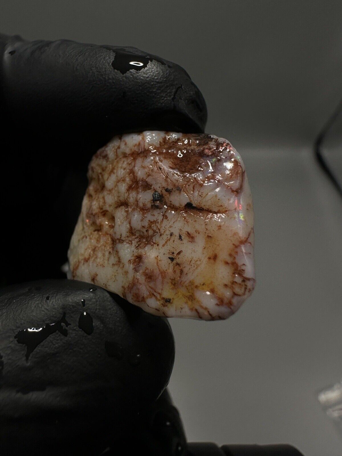 23.5 Carats Solid Rough Coober Pedy Crystal Opal with Beautiful Colours