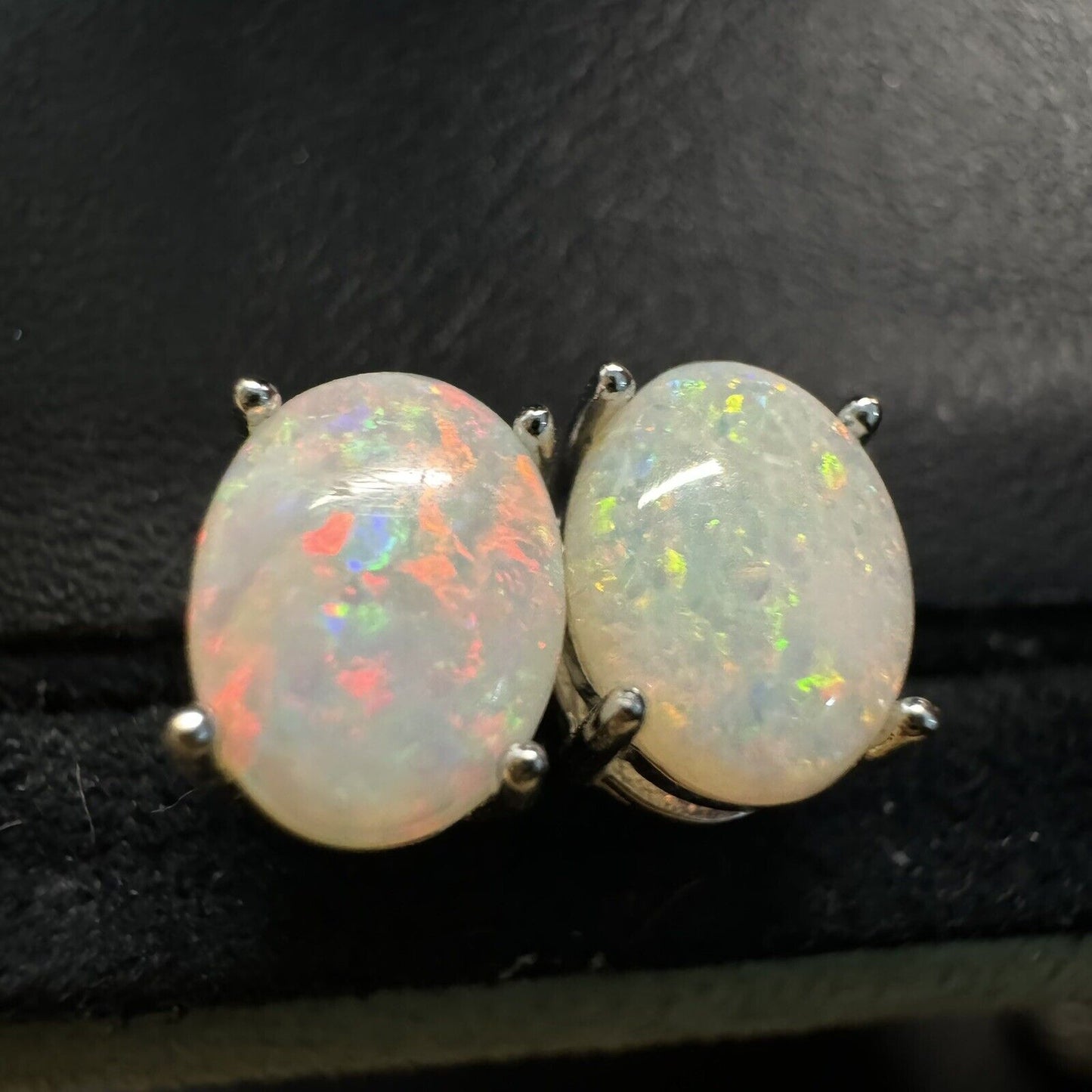 Earstuds Opal Pairs Piece with Beautiful Colour C1-2225