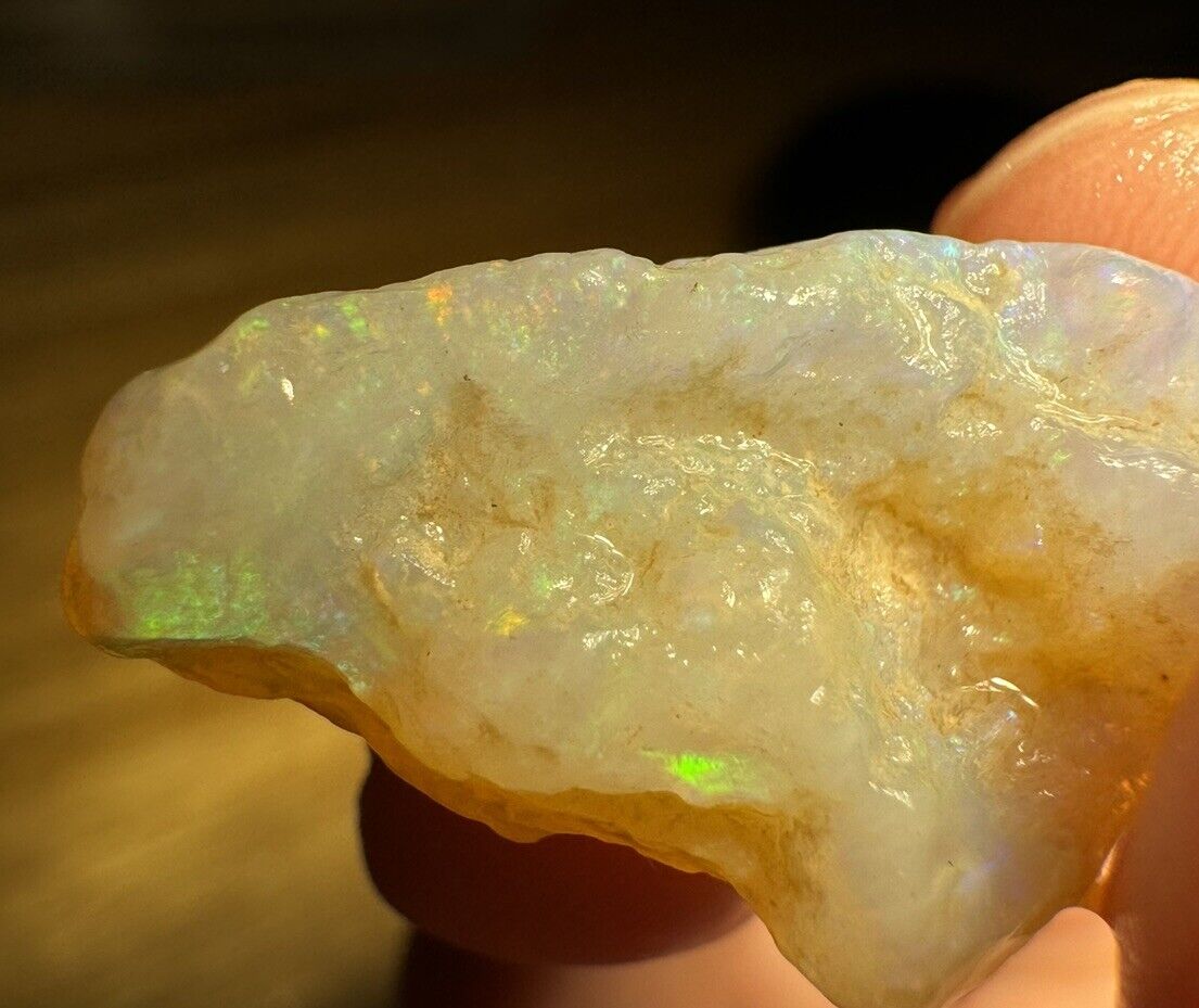 17.6 Carats Solid Rough Coober Pedy Opal Piece with Beautiful Colour B1 shell