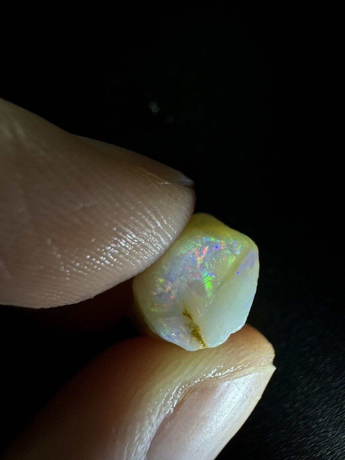 7.8 Carats Solid Rough Coober Pedy Opal Piece with Beautiful Colour B1