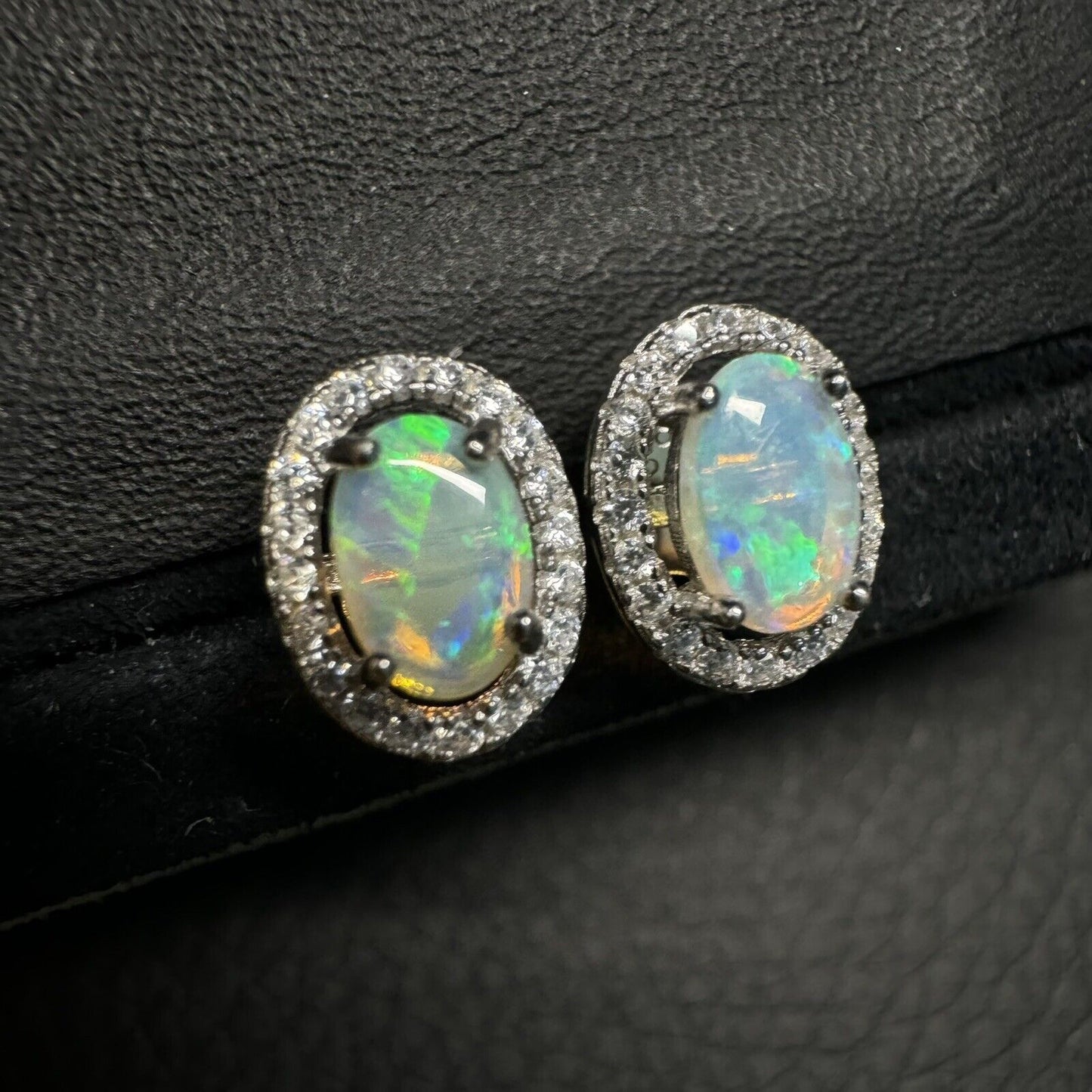 Earstuds Opal Pairs Piece with Beautiful Colour C1-2230