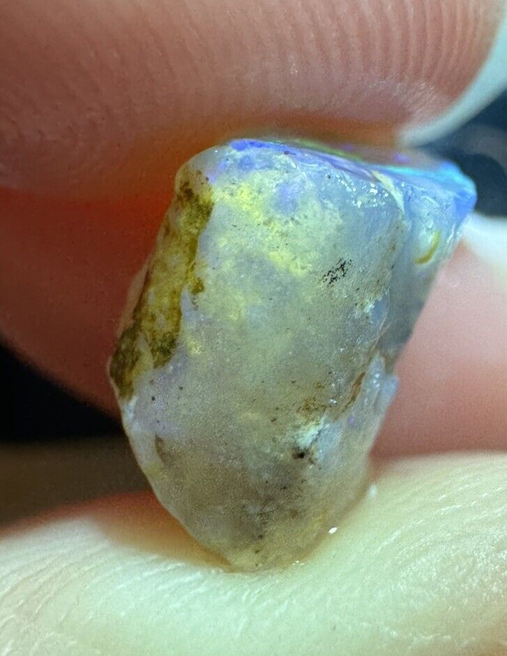 3.7 Carats Solid Rough Coober Pedy Opal Piece with Beautiful Colour