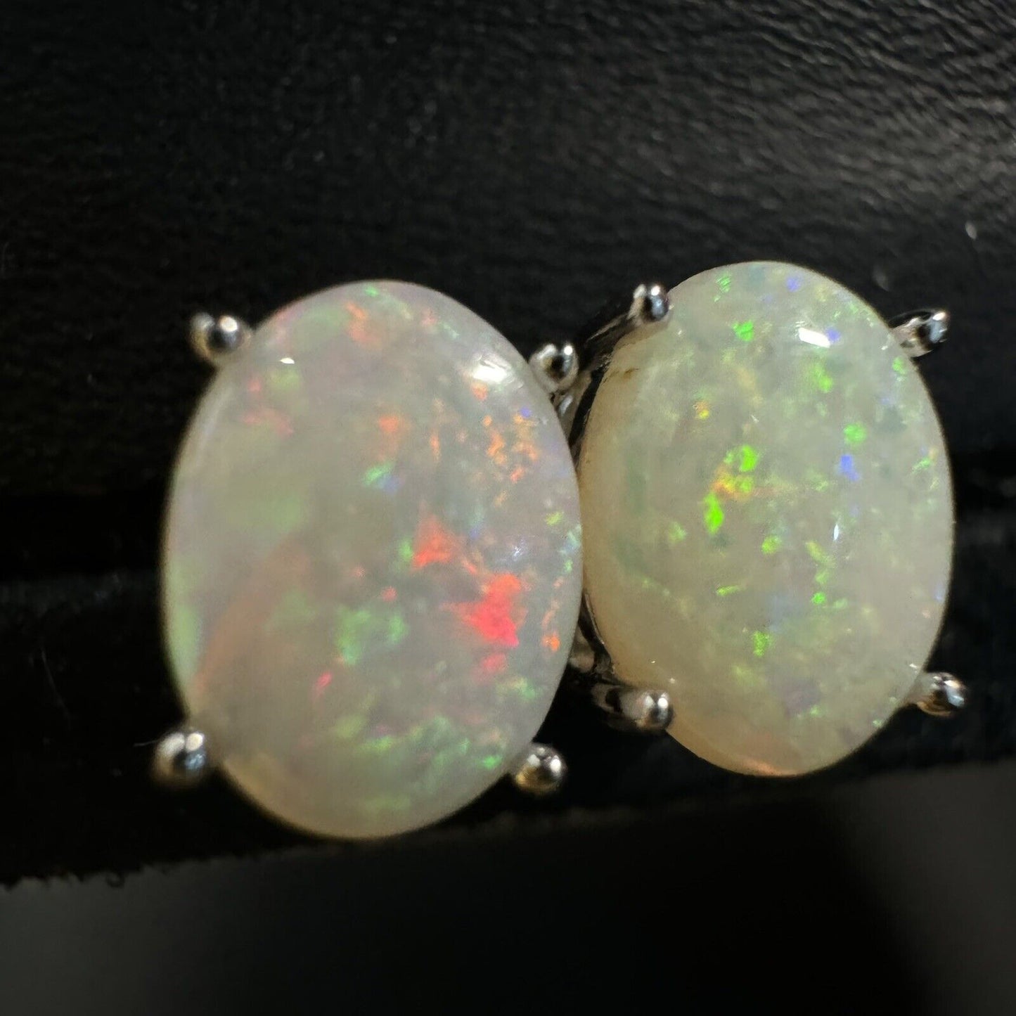 Earstuds Opal Pairs Piece with Beautiful Colour C1-2225