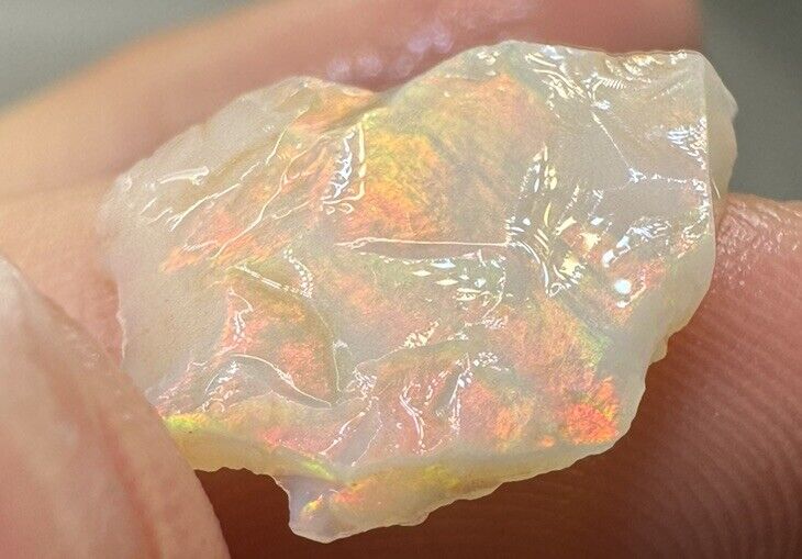 2.8 Carats Solid Rough Coober Pedy Opal Piece with Beautiful Colour