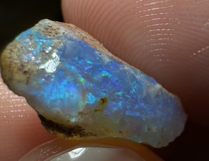 4.5 Carats Solid Rough Coober Pedy Opal Piece with Beautiful Colour B1