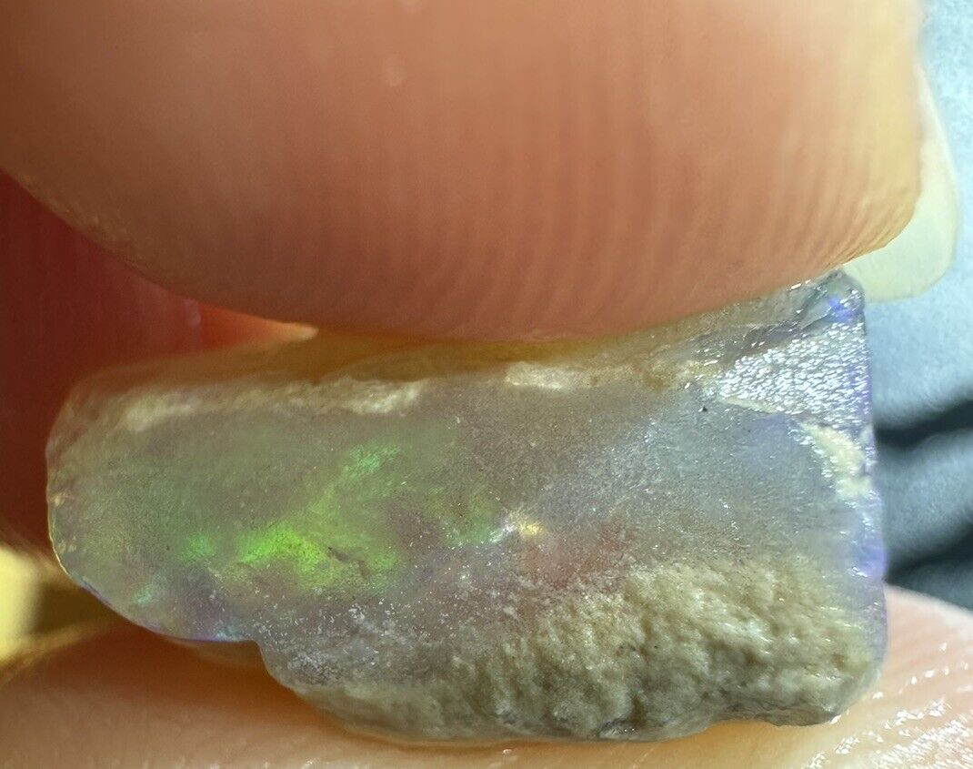5 Carats Solid Rough Coober Pedy Opal Piece with Beautiful Colour pipe