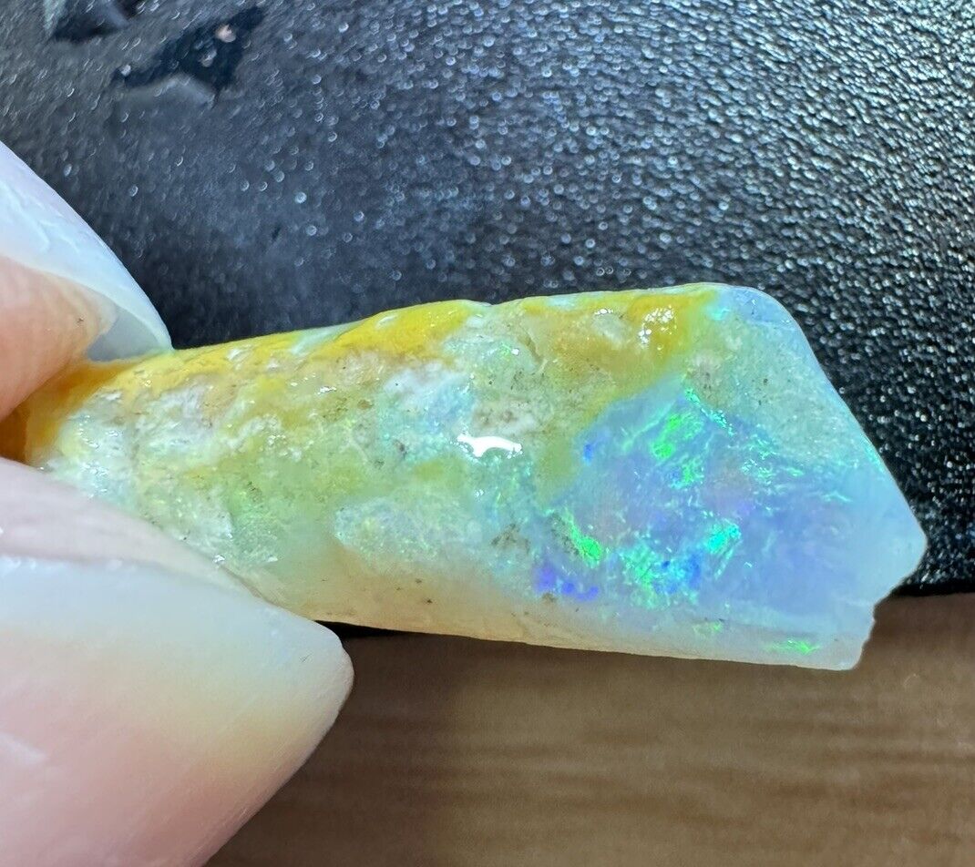 4.3 Carats Solid Rough Coober Pedy Opal Piece with Beautiful Colour