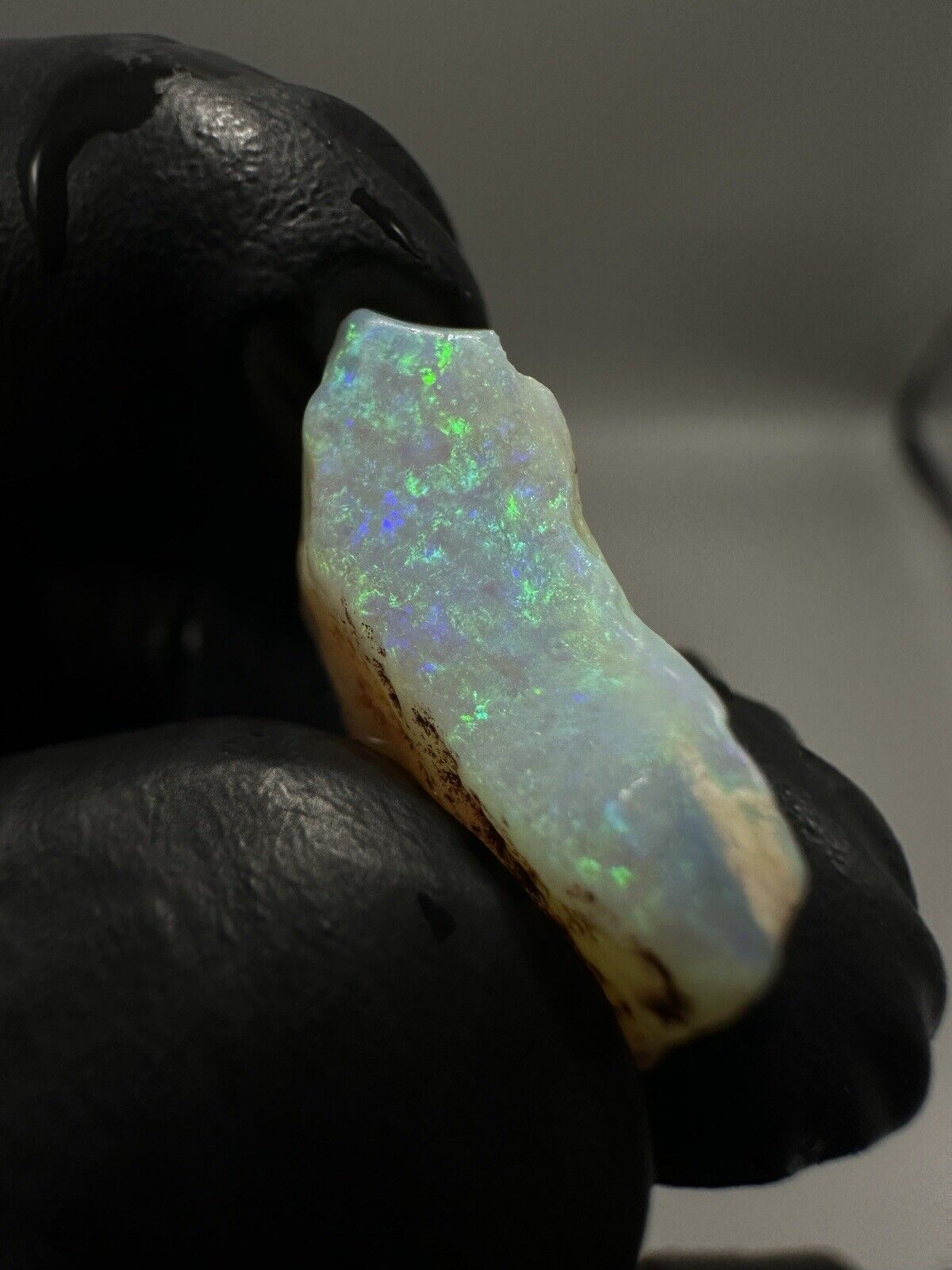 5.9Carats Solid Rough Coober Pedy Crystal Opal with Beautiful Blue Green Colours