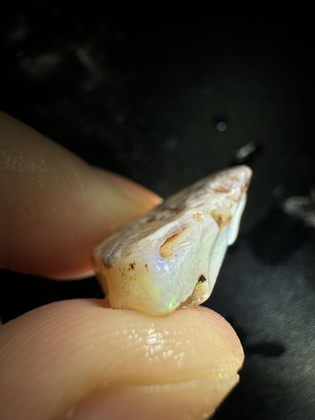 9.5 Carats Solid Rough Coober Pedy Opal Piece with Beautiful Colour B1