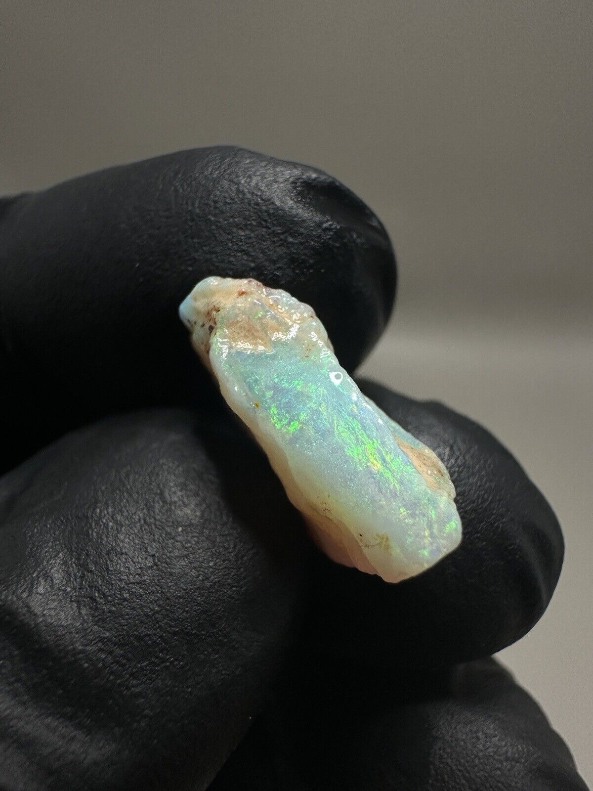 7.3 Carats Solid Rough Coober Pedy Crystal Opal with Beautiful Colour