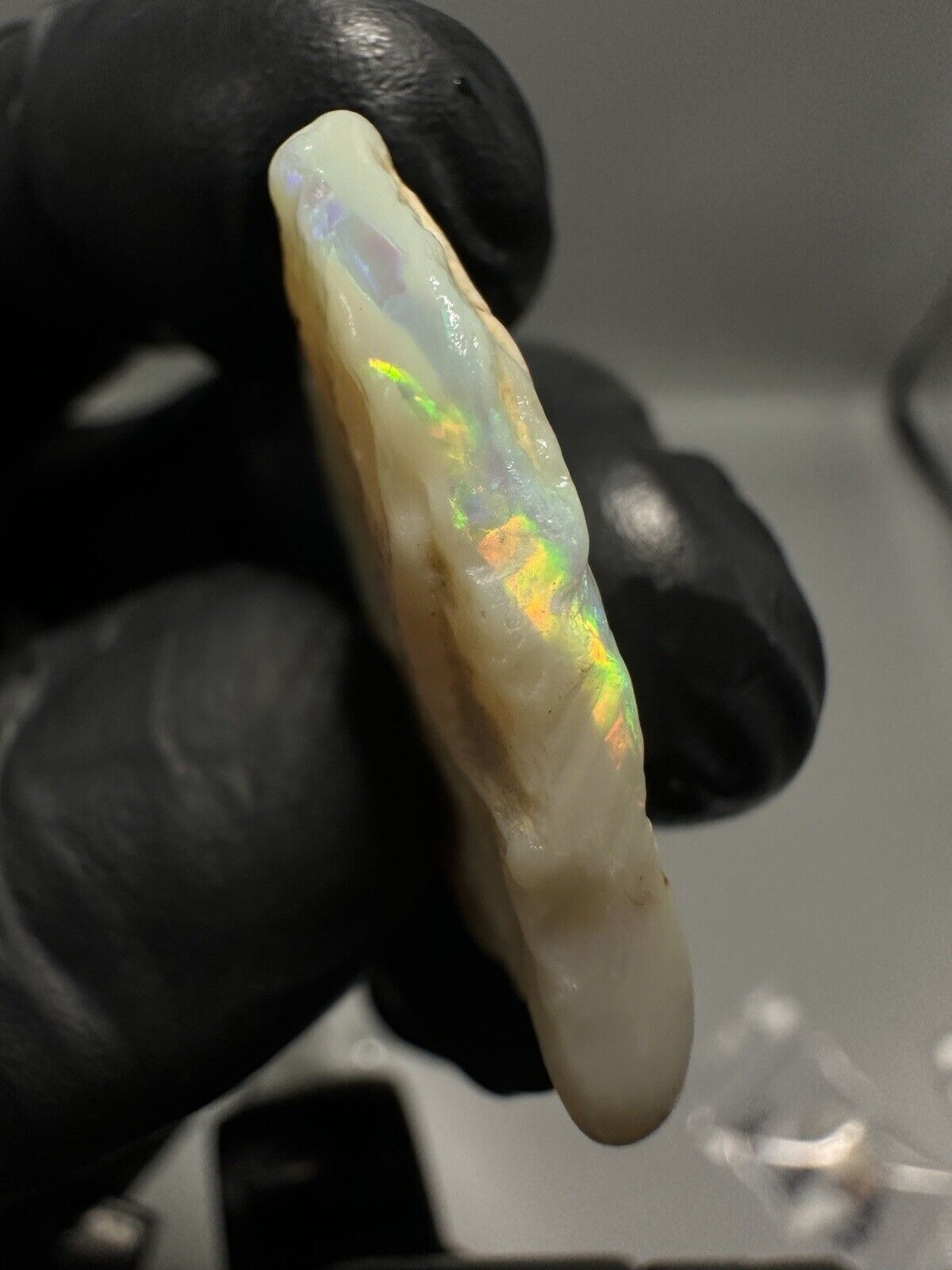 25.3 Carats Solid Rough Coober Pedy Crystal Opal with Beautiful Colour