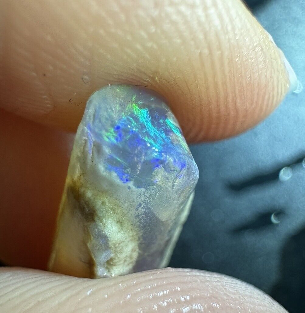 5 Carats Solid Rough Coober Pedy Opal Piece with Beautiful Colour pipe
