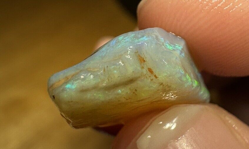 9.4 Carats Solid Rough Coober Pedy Opal Piece with Beautiful Colour B1