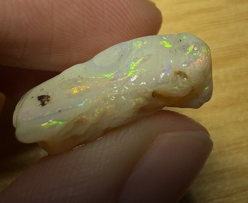 17.75 Carats Solid Rough Coober Pedy Opal Piece with Beautiful Colour B1