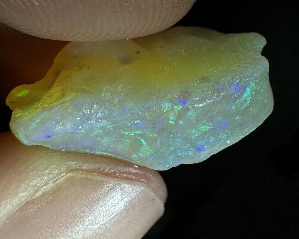 6.4 Carats Solid Rough Coober Pedy Opal Piece with Beautiful Colour B1