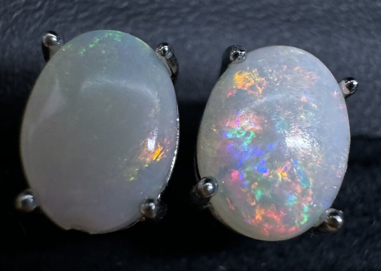 Earstuds Opal Pairs Piece with Beautiful Colour C1-2228
