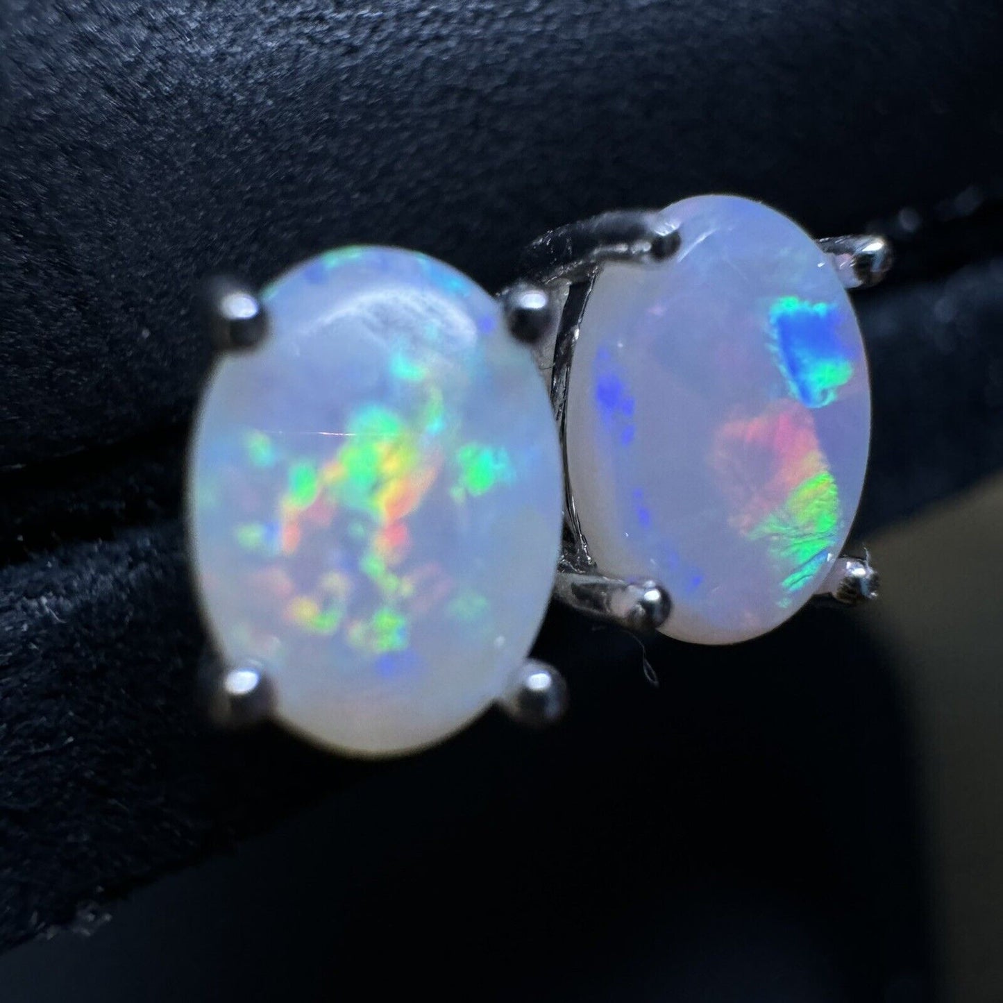 Earstuds Opal Pairs Piece with Beautiful Colour C1-2229