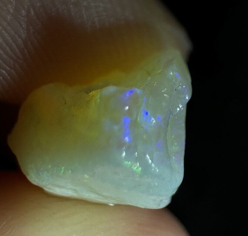 6.4 Carats Solid Rough Coober Pedy Opal Piece with Beautiful Colour B1