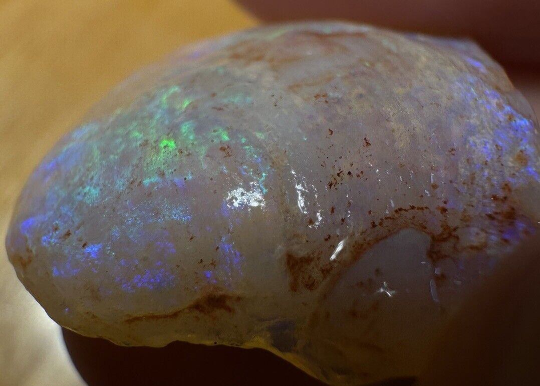 14 Carats Solid Rough Coober Pedy Opal Piece with Beautiful Colour B1 shell