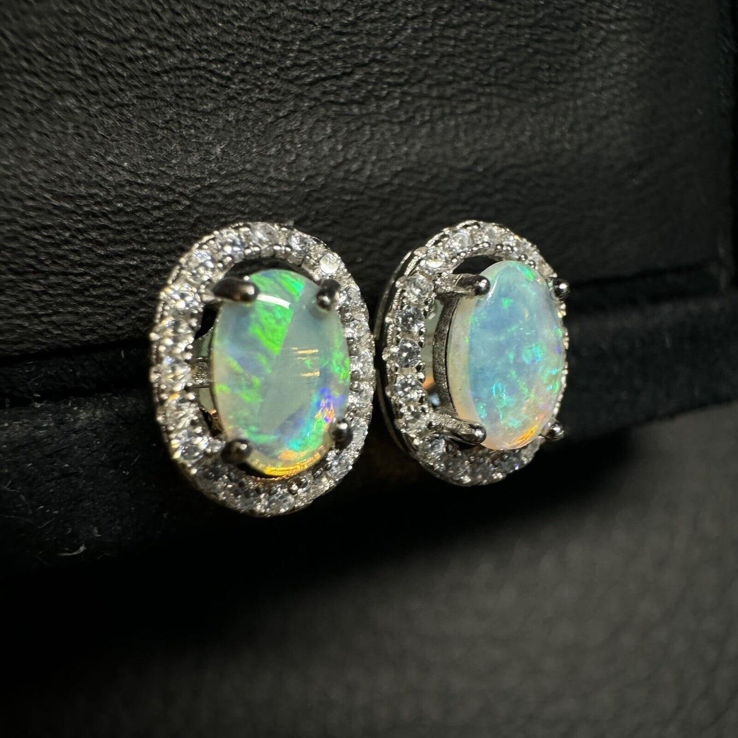 Earstuds Opal Pairs Piece with Beautiful Colour C1-2230
